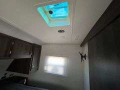 2020 Mesa Ridge Lite 2802BH 32ft Travel Trailer