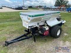 2016 Dakota 410 Turf Tender Topdresser S/A Trailer