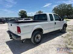 2006 Ford F-250 4x4 Ext. Cab Pickup Truck