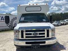 2019 Ford E-450 Super Duty Passenger Bus