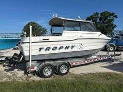 1992 Bayliner Trophy 21ft Yacht with 24ft T/A Boat Trailer