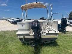 2002 Hurricane 196FF Fun Deck 19ft Deck Boat with 23ft T/A Boat Trailer