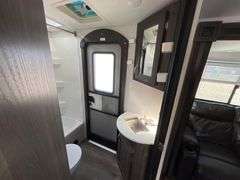 2020 Mesa Ridge Lite 2802BH 32ft Travel Trailer