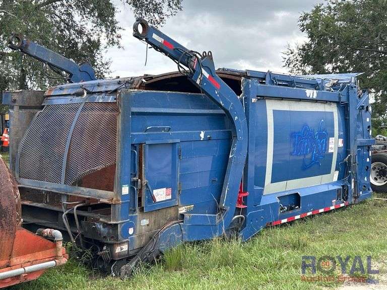 Heil V-1722 28Yd Front Loader Garbage Truck Body
