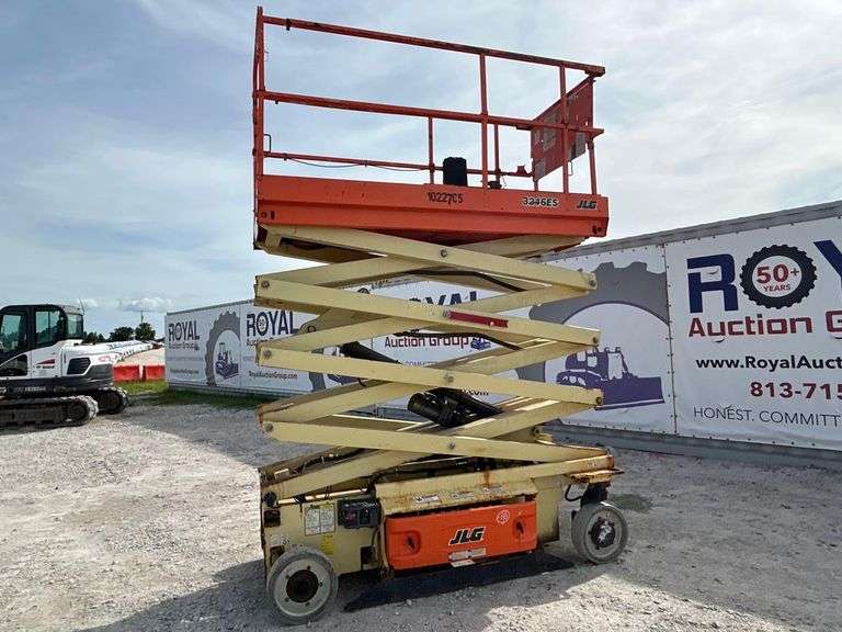 2018 JLG 3246ES 32FT. Scissor Lift