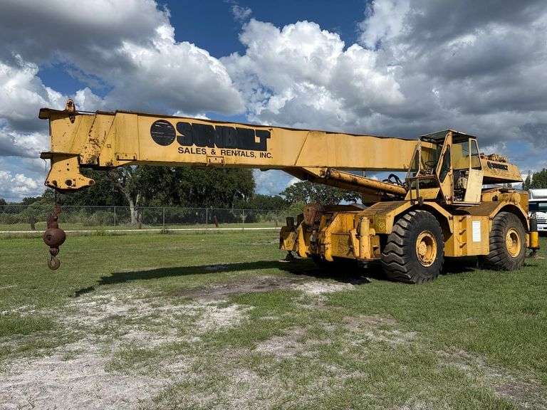 Grove 4x4 Rough Terrain Hydraulic Crane