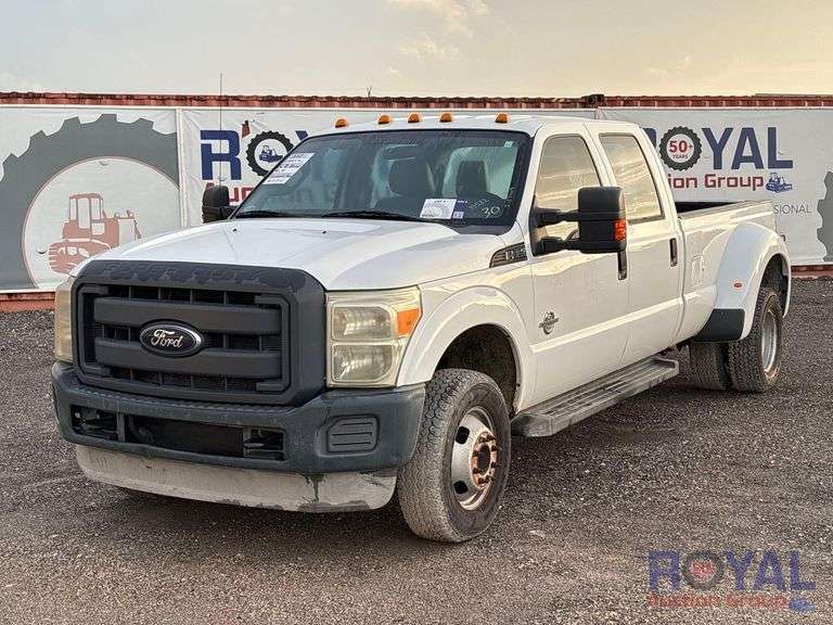 2012 Ford F-350 Crew Cab 4x4 Pickup Truck
