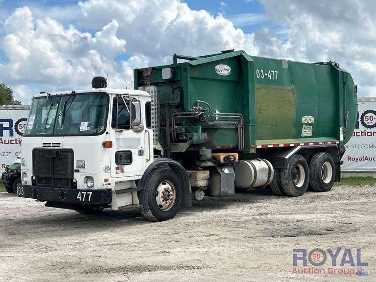 2010 Autocar Xpeditor T/A Labrie CLSFRH 33 CuYd Side Loader Garbage Truck