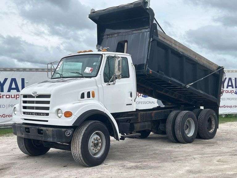2001 Sterling L7500 Heil 12Yd T/A Dump Truck