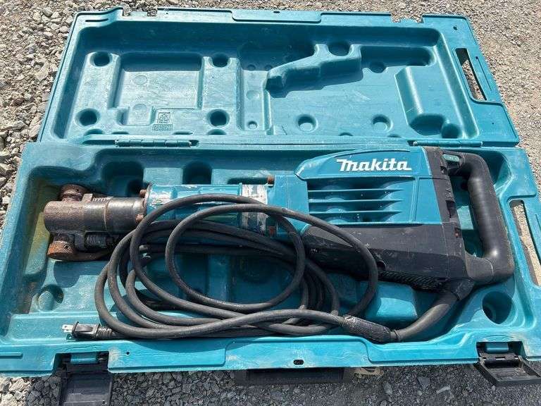 2017 Makita HM1307CB 35lb Demolition Hammer
