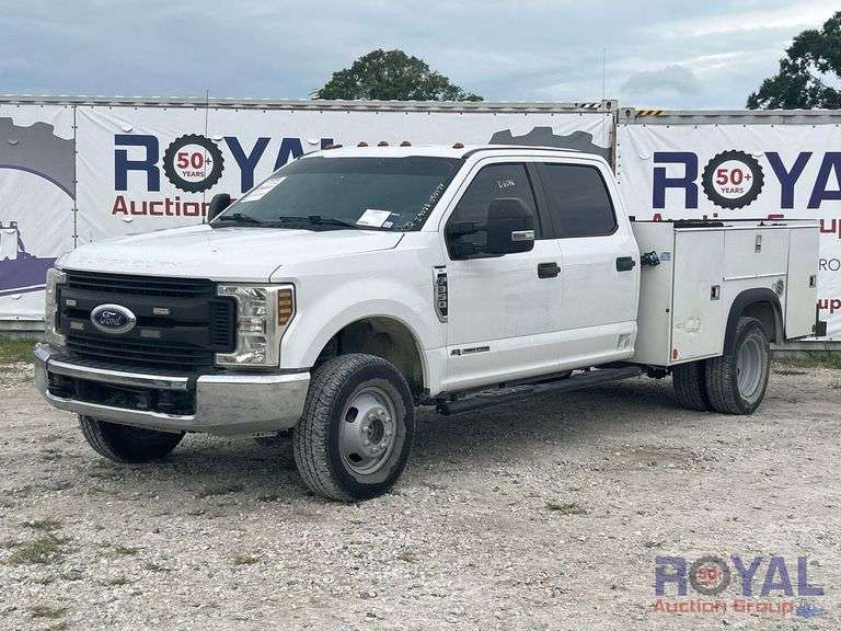 2018 Ford F-350 4x4 Crew Cab Service Truck