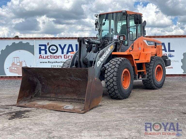 2018 Doosan DL220-5 Articulated Wheel Loader