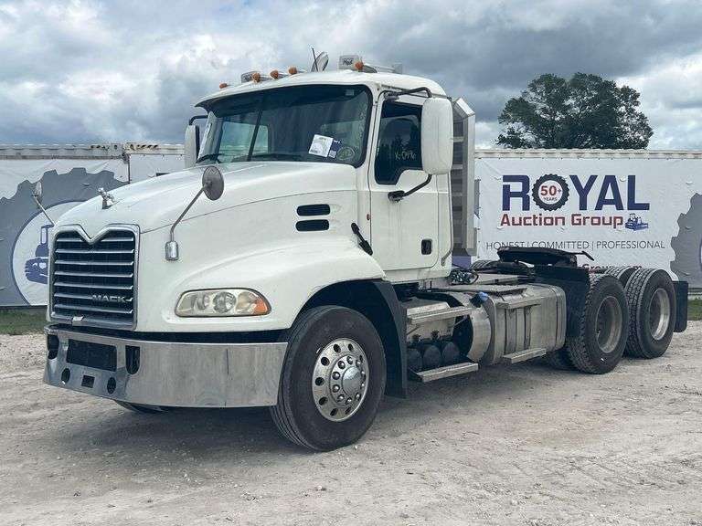 2014 Mack CXU613 T/A Wet Kit Day Cab Truck Tractor