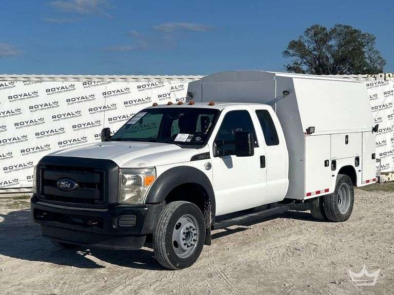 2015 Ford F-550 Enclosed Service Truck w/ Liftgate