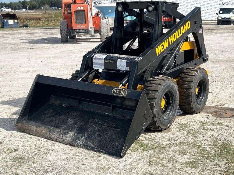 1986 New Holland L785 Compact Wheel Loader Skid Steer