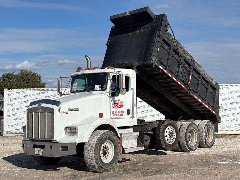2000 Kenworth Tri-Axle Dump Truck