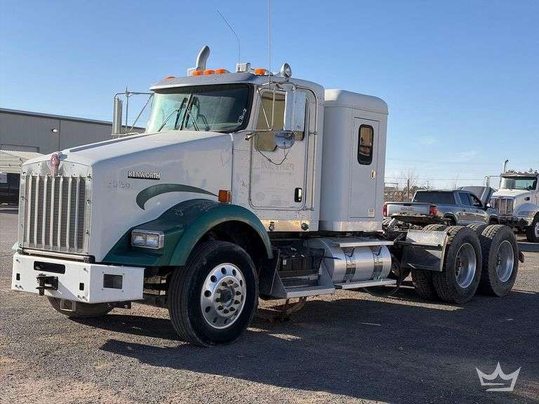 2013 Kenworth T800 T/A Wet Kit Sleeper Cab Truck Tractor