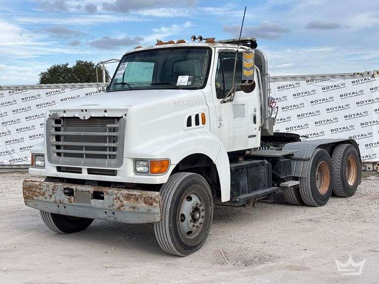 2003 Sterling L9500 Series T/A Wet Kit Day Cab Truck Tractor