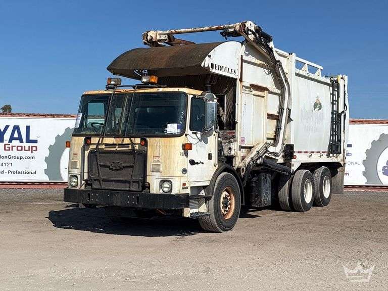 2017 Autocar Xpeditor T/A EZ-Pack 40Yd Front Loader Garbage Truck