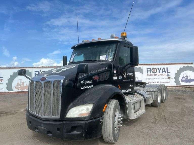 2016 Peterbilt 579 T/A Wet Kit Day Cab Truck Tractor