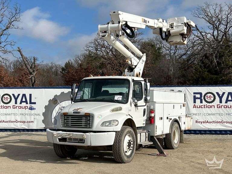 2013 Freightliner M2 106 Altec TA45M 44ft. Insulated Bucket Truck