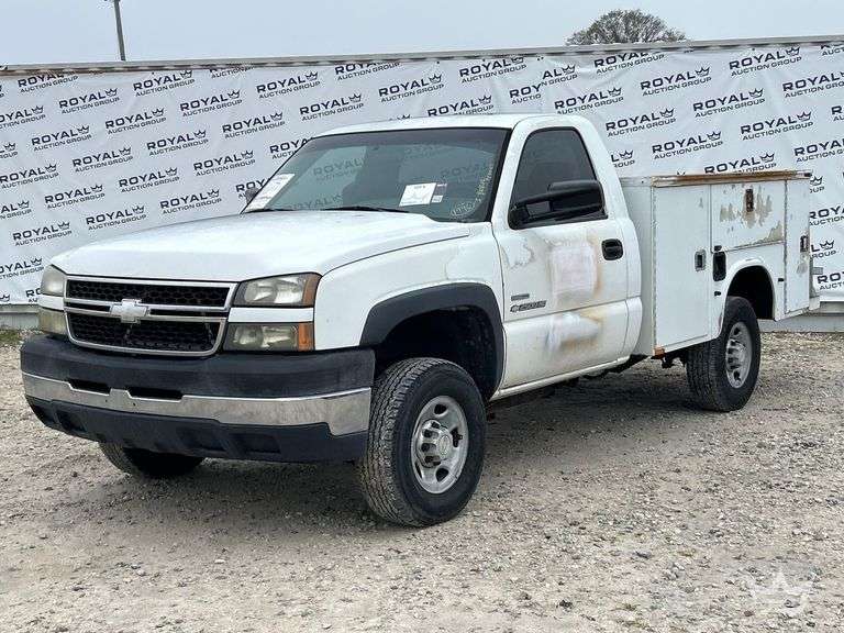 2006 Chevrolet Silverado 2500 Knapheide Service Truck