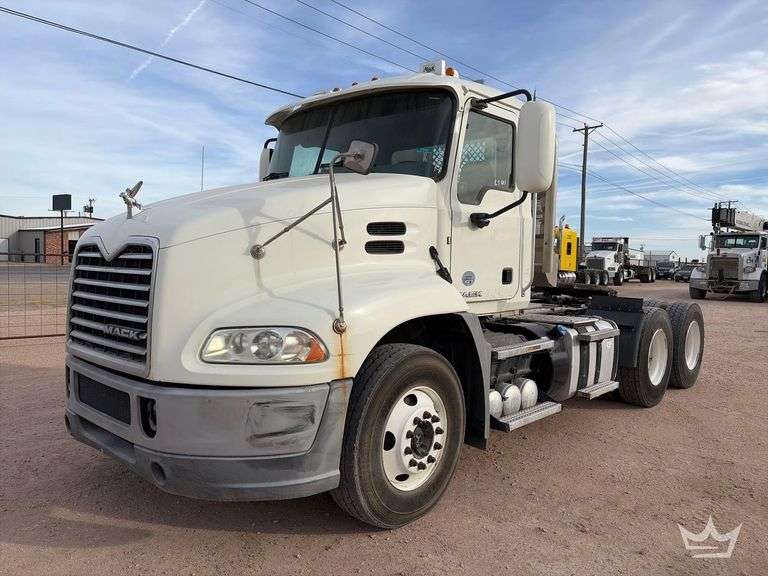 2018 Mack CXU613 T/A Day Cab Truck Tractor