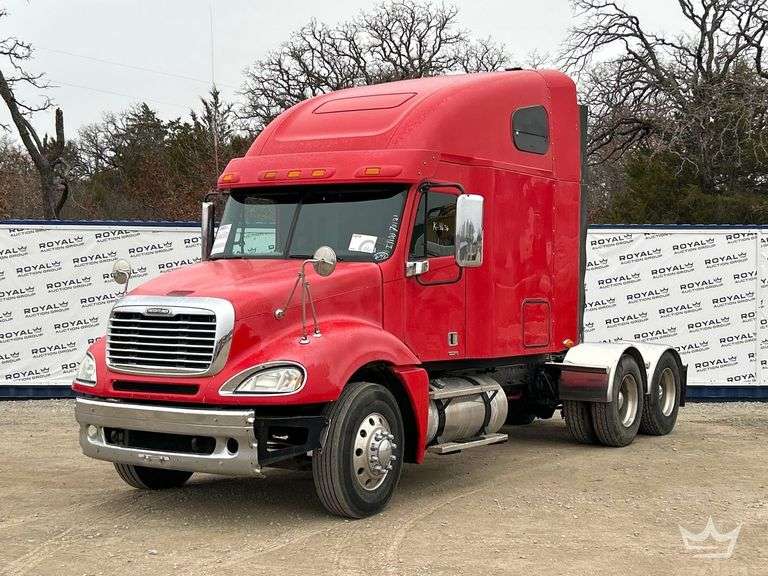 2007 Freightliner Columbia 120 T/A Wet Cab Sleeper Cab Truck Tractor
