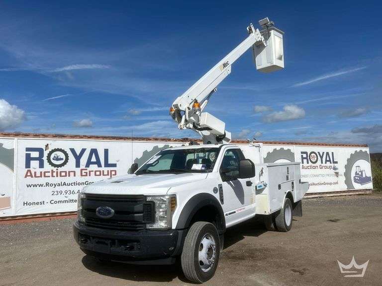 2019 Ford F-450 Altec AT200A 30ft Bucket Truck