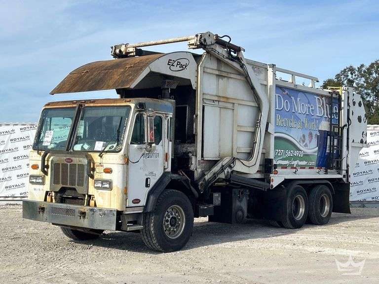2017 Peterbilt 320 T/A E-Z Pack 40Yd Front Loader Garbage Truck