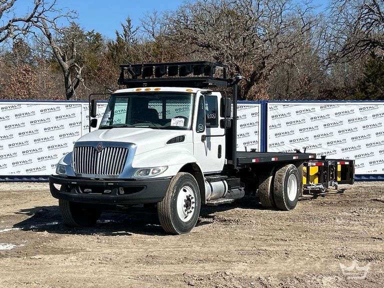 2010 International 4300 TMA Attenuator Truck