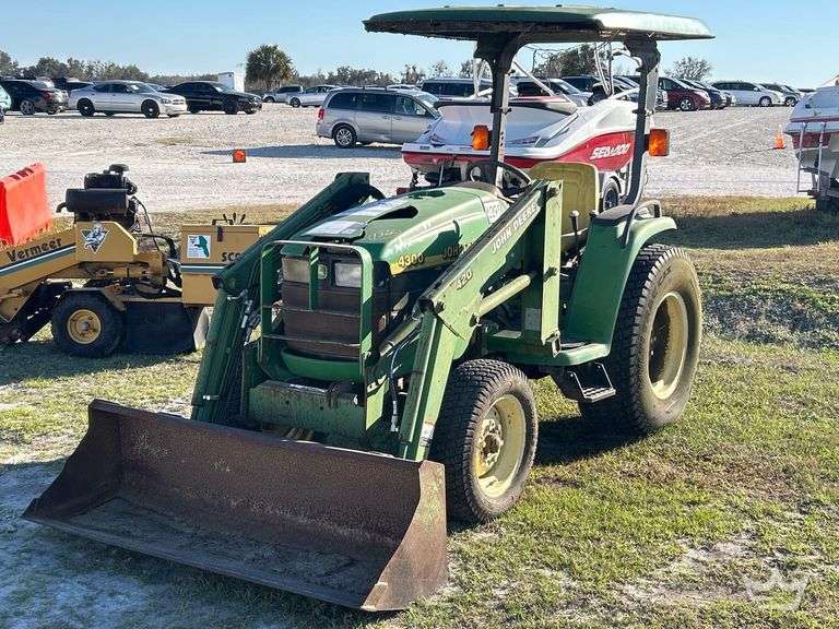 John Deere 4300 32HP Loader Utility Tractor
