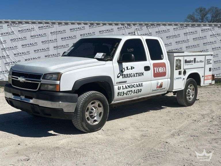 2006 Chevrolet Silverado 2500HD Ext. Cab Knapheide Service Truck