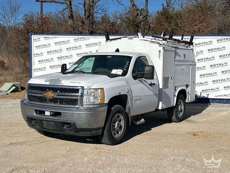 2013 Chevrolet Silverado 3500HD Enclosed Service Truck