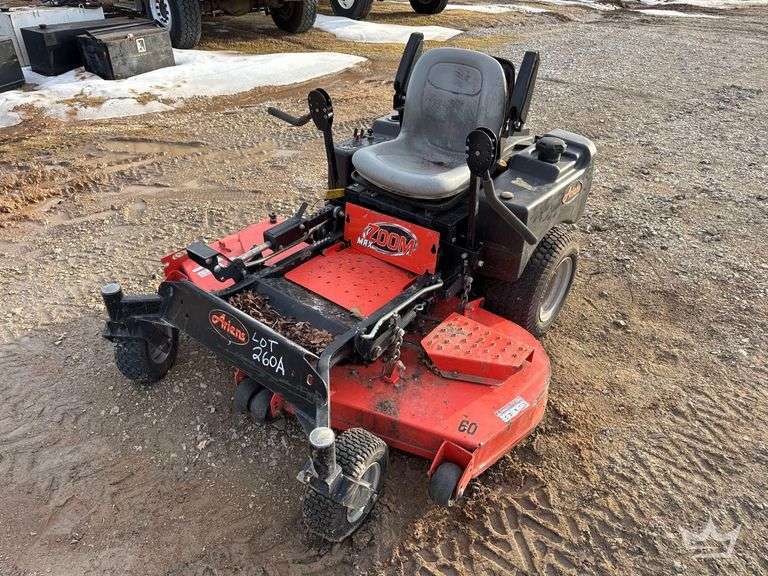2010 Arians Max Zoom 60in. Zero Turn Commercial Mower