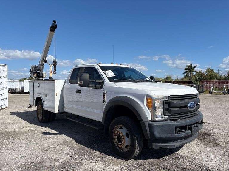 2017 Ford F-550 4x4 Ext. Cab Auto Crane 4004EH 4,000lb. Crane Service Truck