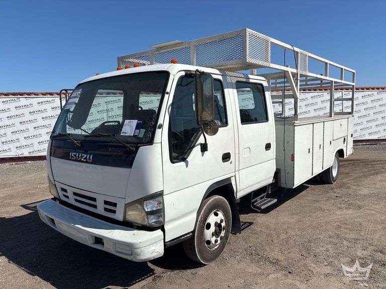 2007 Isuzu NPR-HD Crew Cab Knapheide Service Truck