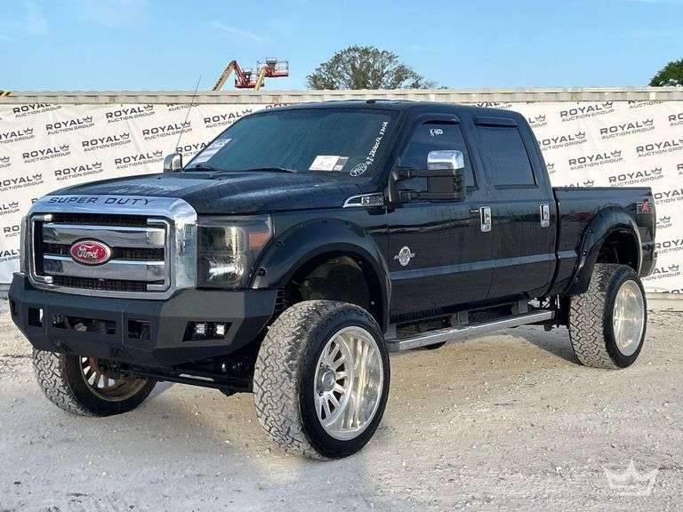 2011 Ford F-250 4x4 Crew Cab Pickup Truck