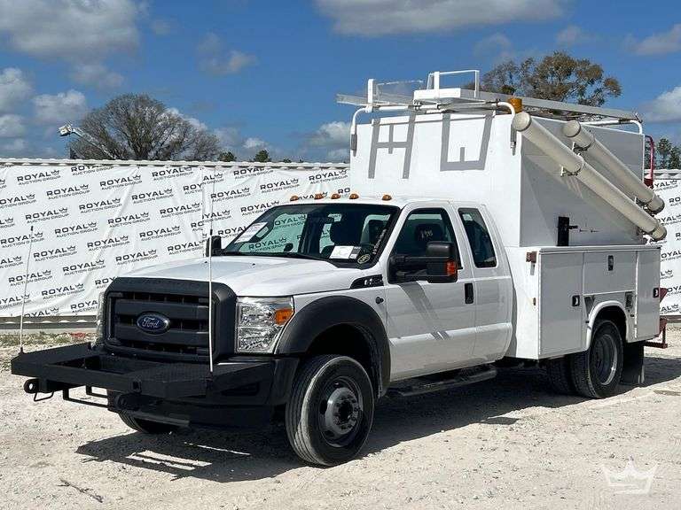 2016 Ford F-550 Ext. Cab Enclosed Service Truck