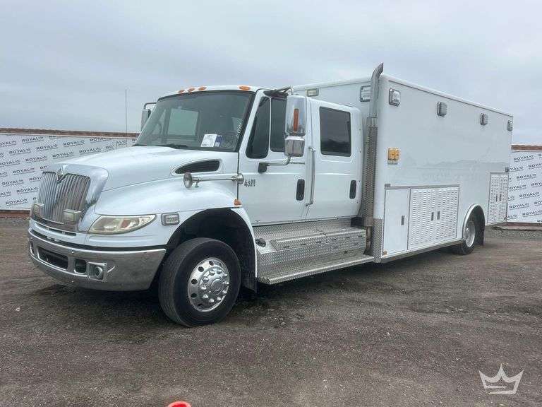 2006 International 4400 Horton Emergency Truck