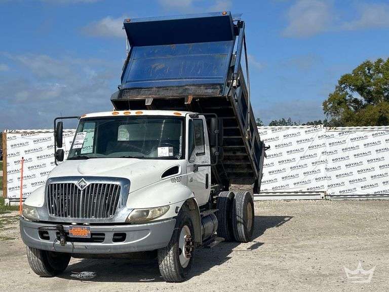 2007 International 4300 S/A Dump Truck