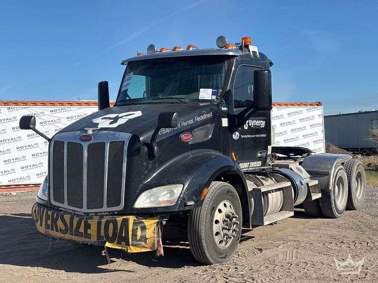 2016 Peterbilt 579 Wet Kit T/A Day Cab Truck Tractor