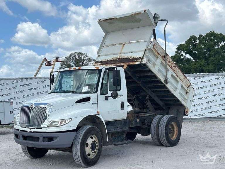 2013 International DuraStar 4300 S/A Dump Truck
