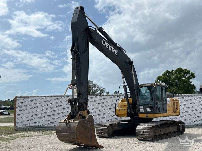 2016 John Deere 250G LC Hydraulic Excavator