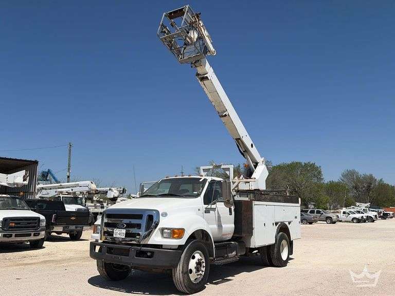 2015 Ford F-650 Altec AP40 35ft. Bucket Truck