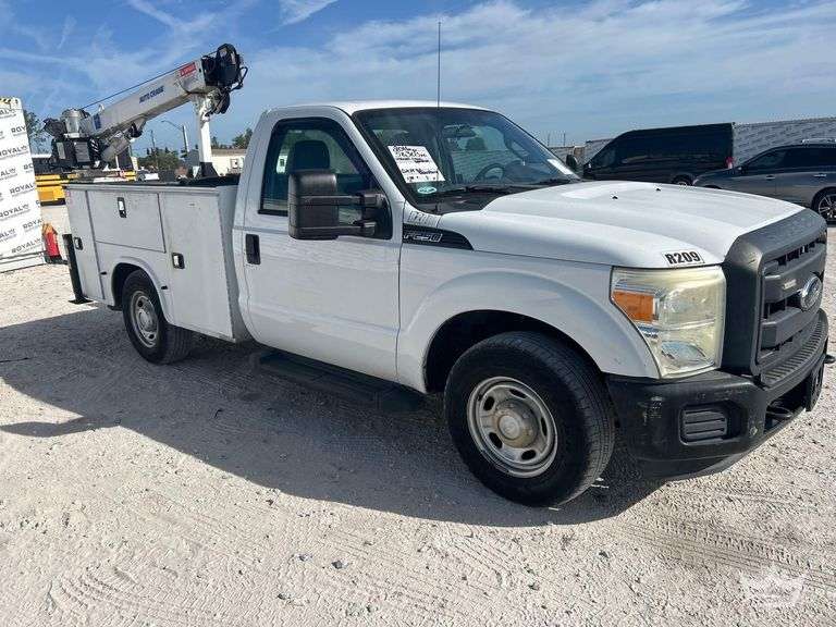 2016 Ford F-250 Auto Crane 3203 3,200lb. Crane Service Truck