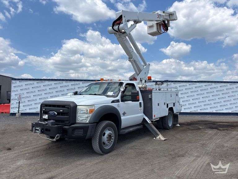 2016 Ford F-550 4x4 ETI ETC37IH 37ft. Insulated Bucket Truck