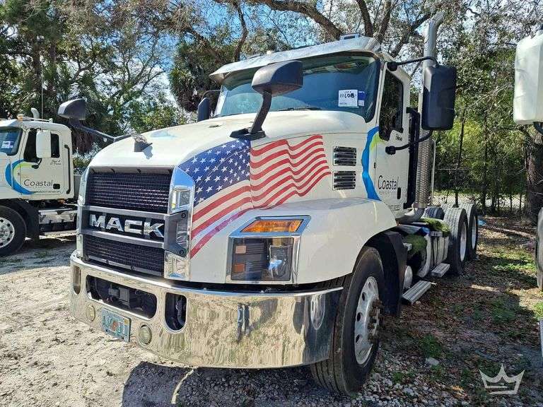 2022 Mack Anthem T/A Wet Kit Day Cab Truck Tractor