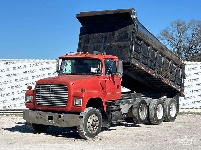 1995 Ford LT9000 Tri-Axle Dump Truck