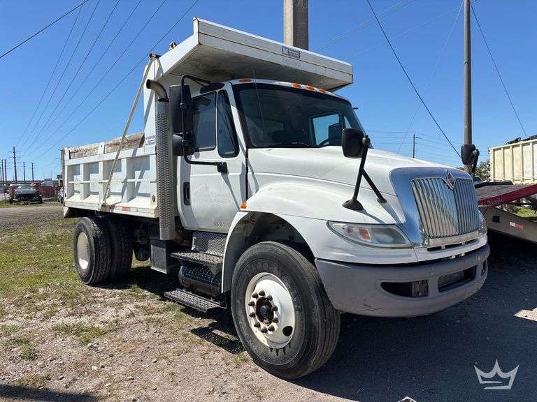 2016 International DuraStar 4300 S/A Dump Truck